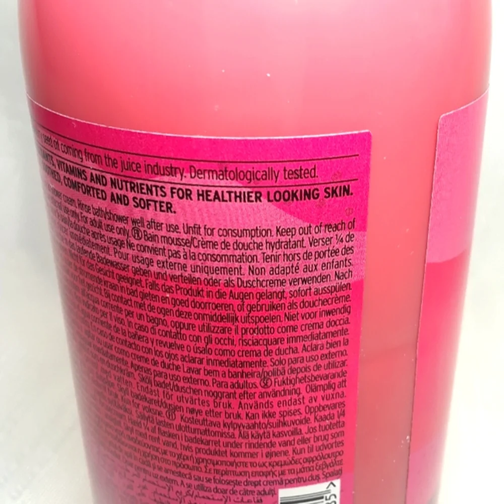 Bath Home Accessories The Body Shop Hydrating Berry Body Wash NWT Skincare
